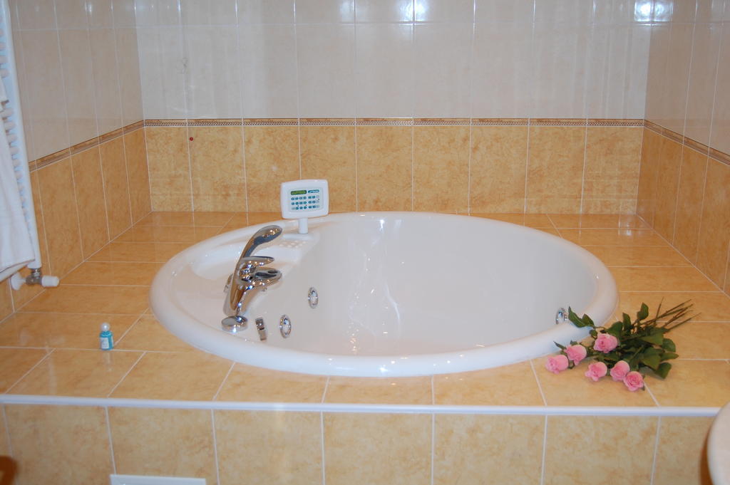 Hotel Motel Gold Calcinate Room photo