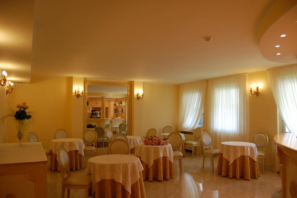 Hotel Motel Gold Calcinate Exterior photo