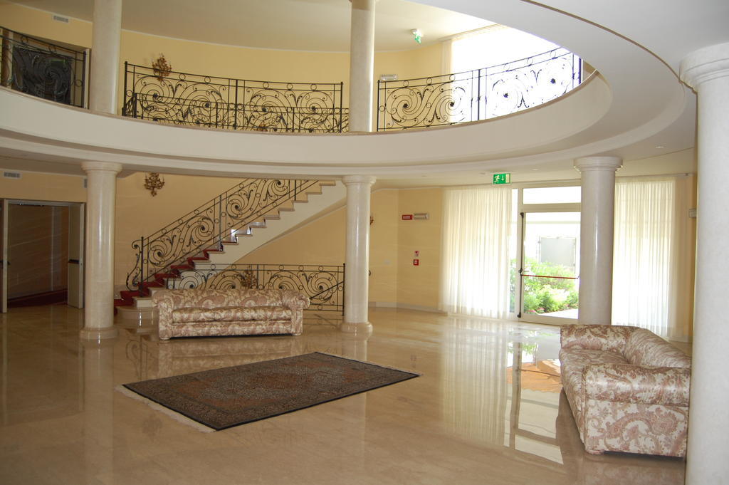 Hotel Motel Gold Calcinate Exterior photo