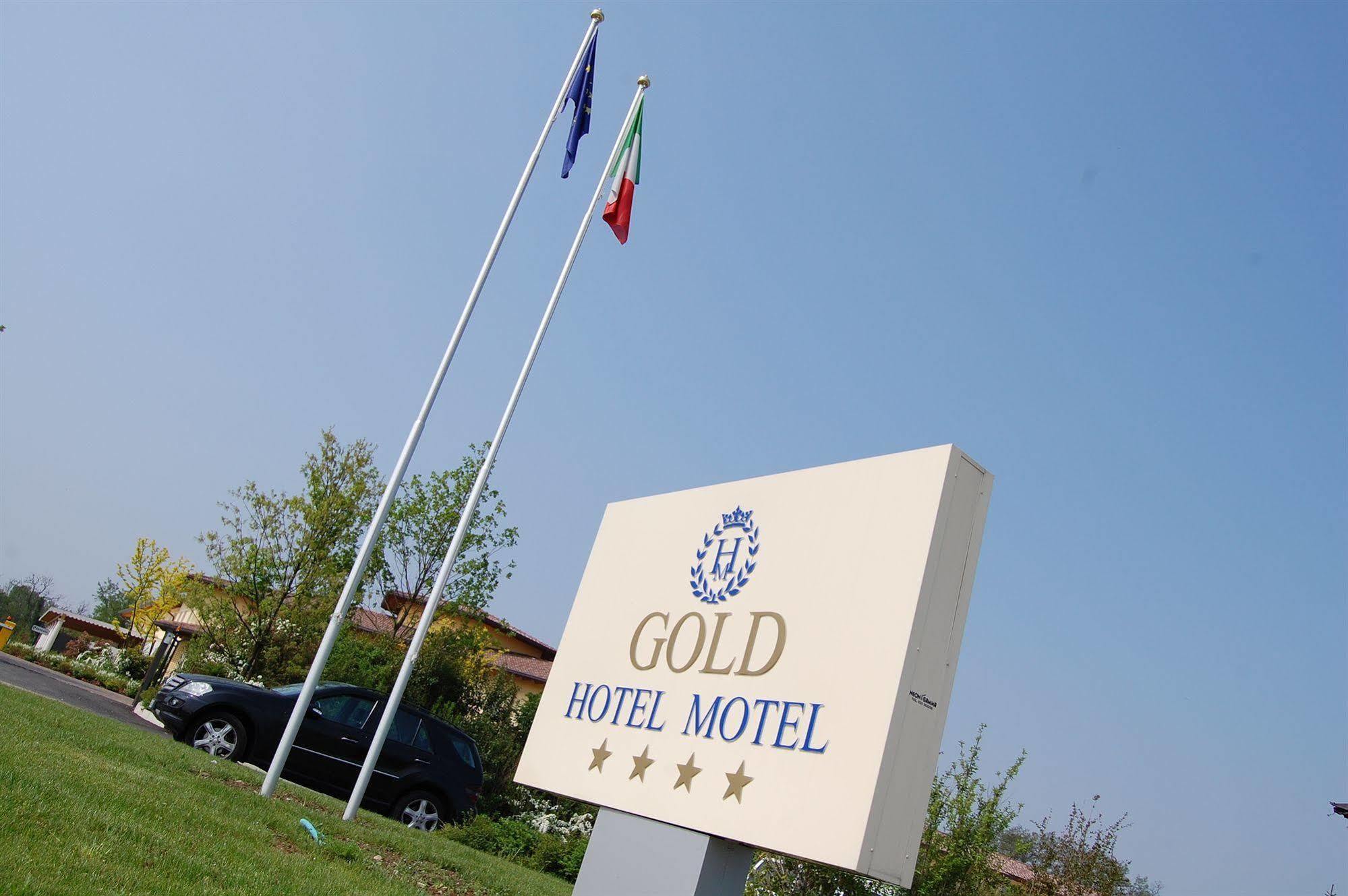 Hotel Motel Gold Calcinate Exterior photo